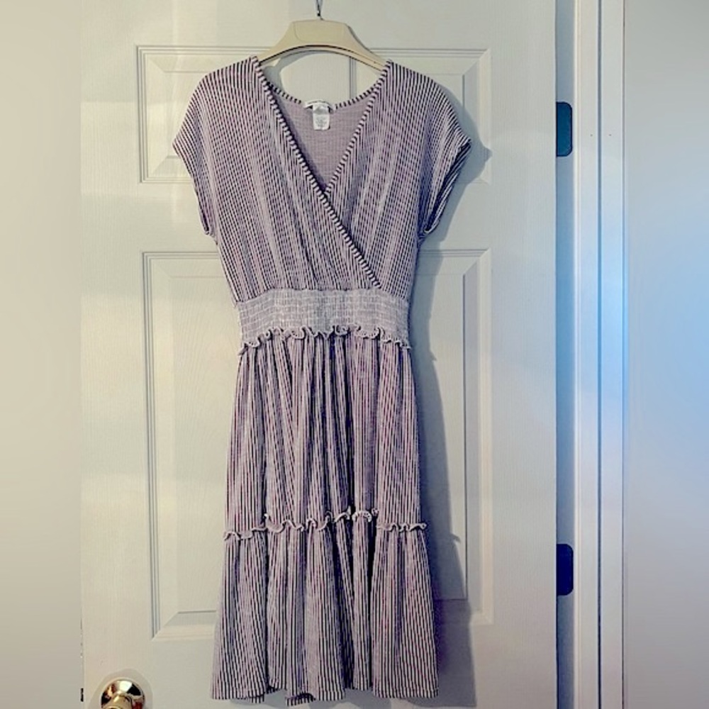 Women’s tan and white Dress